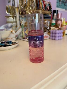 Bath & Body Works Pastel Skies Fine Fragrance Mist - Pink